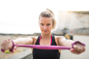 Fitnessband Test, auch Theraband oder Rubber Band