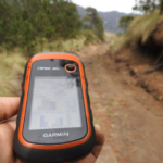 GPS-Gerät Garmin in Orange-Schwarz