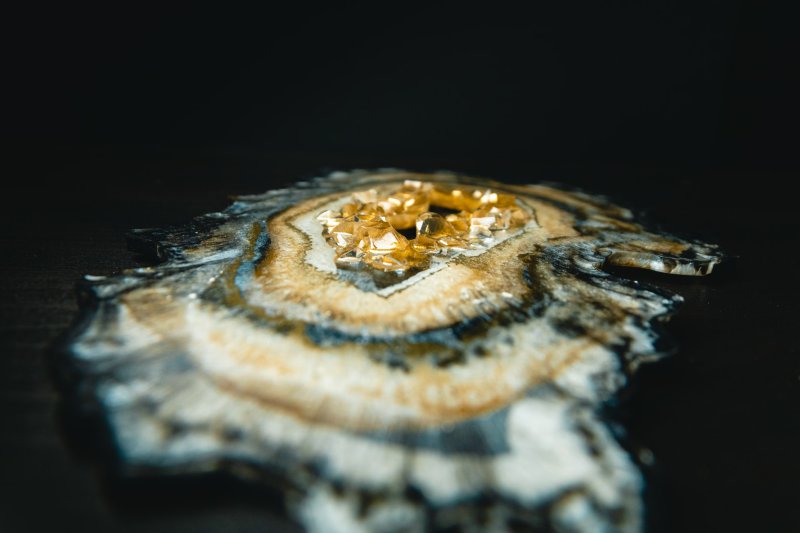 Resin Art: Untersetzer aus Epoxidharz.