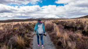 Wanderung mit einem leichten faltbaren Rucksack
