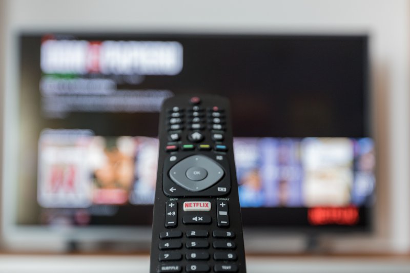 Fernseher mit Universalfernbedienung steuern.