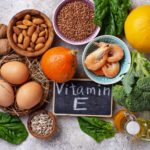 Vitamin E Lebensmittel mit einem Vitamin E Schild