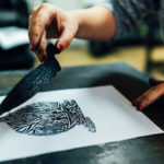 Kreativ daheim: in 6 Schritten zum (un)perfekten Linoldruck