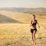 Frau cardio laufen gehen