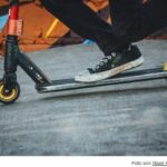 Der Scooter-Trend für Transport und sportliche Aktivitäten